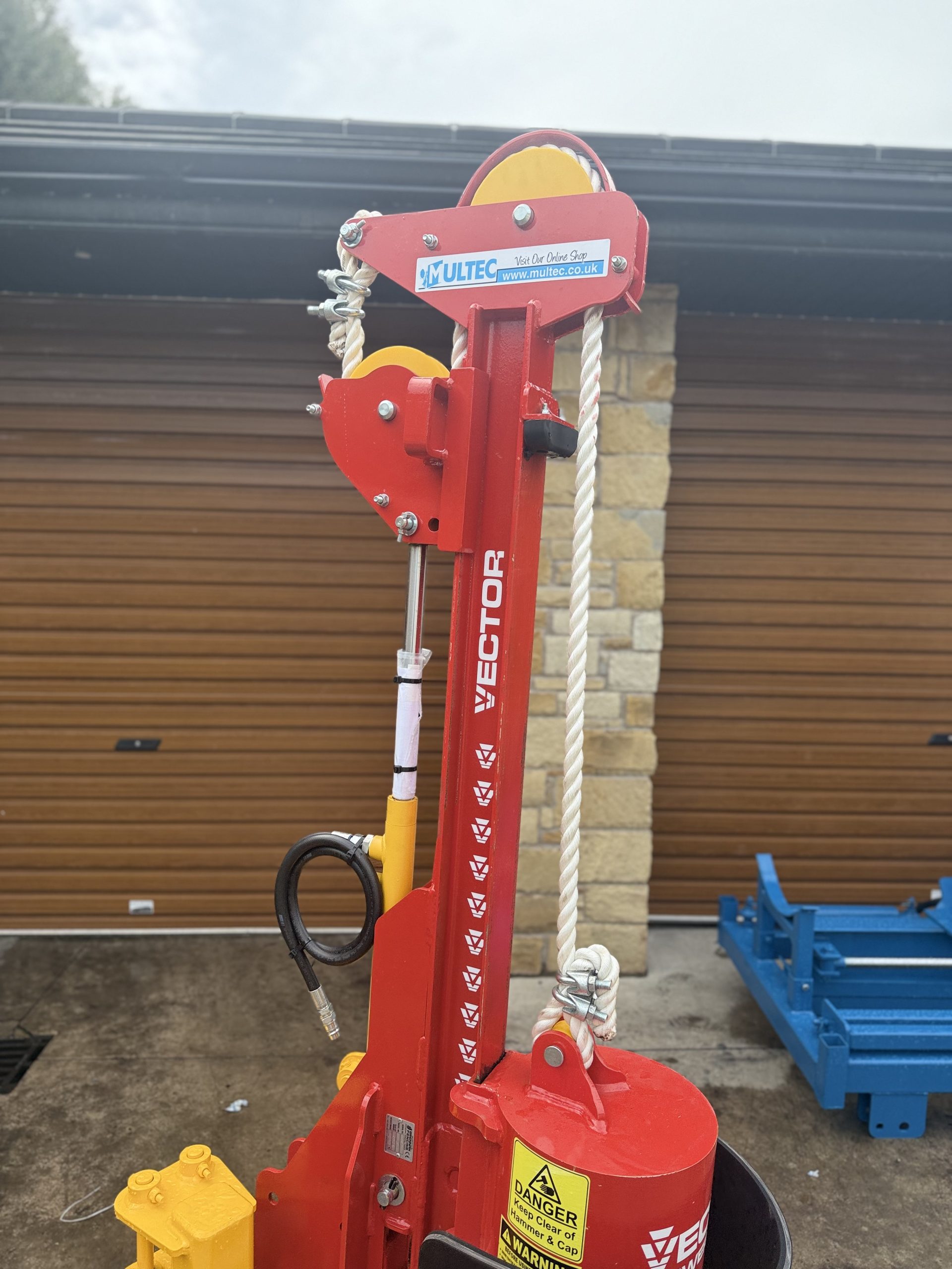 Vector Mini-Excavator Post Driver - (Model 6) - Image 4