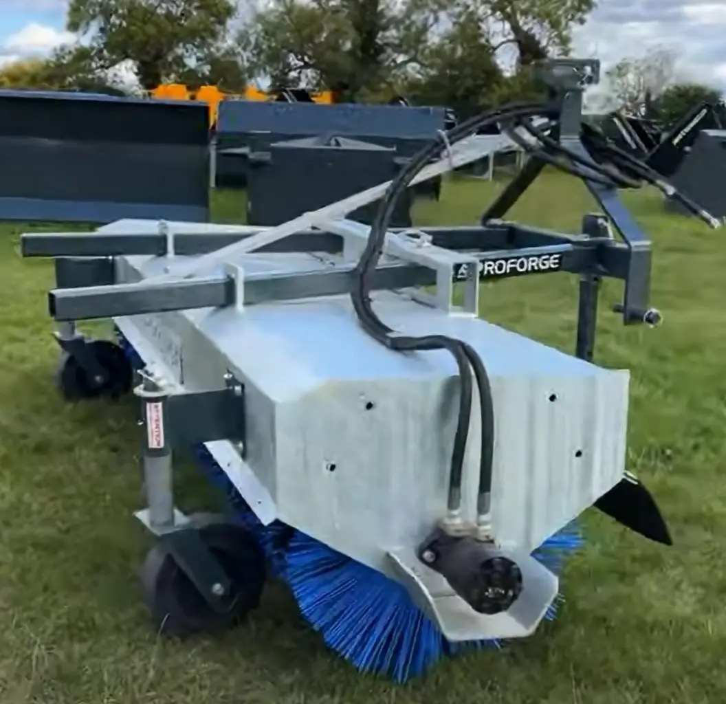 Tractor mounted Tracsweep (Sweeper) - Image 4