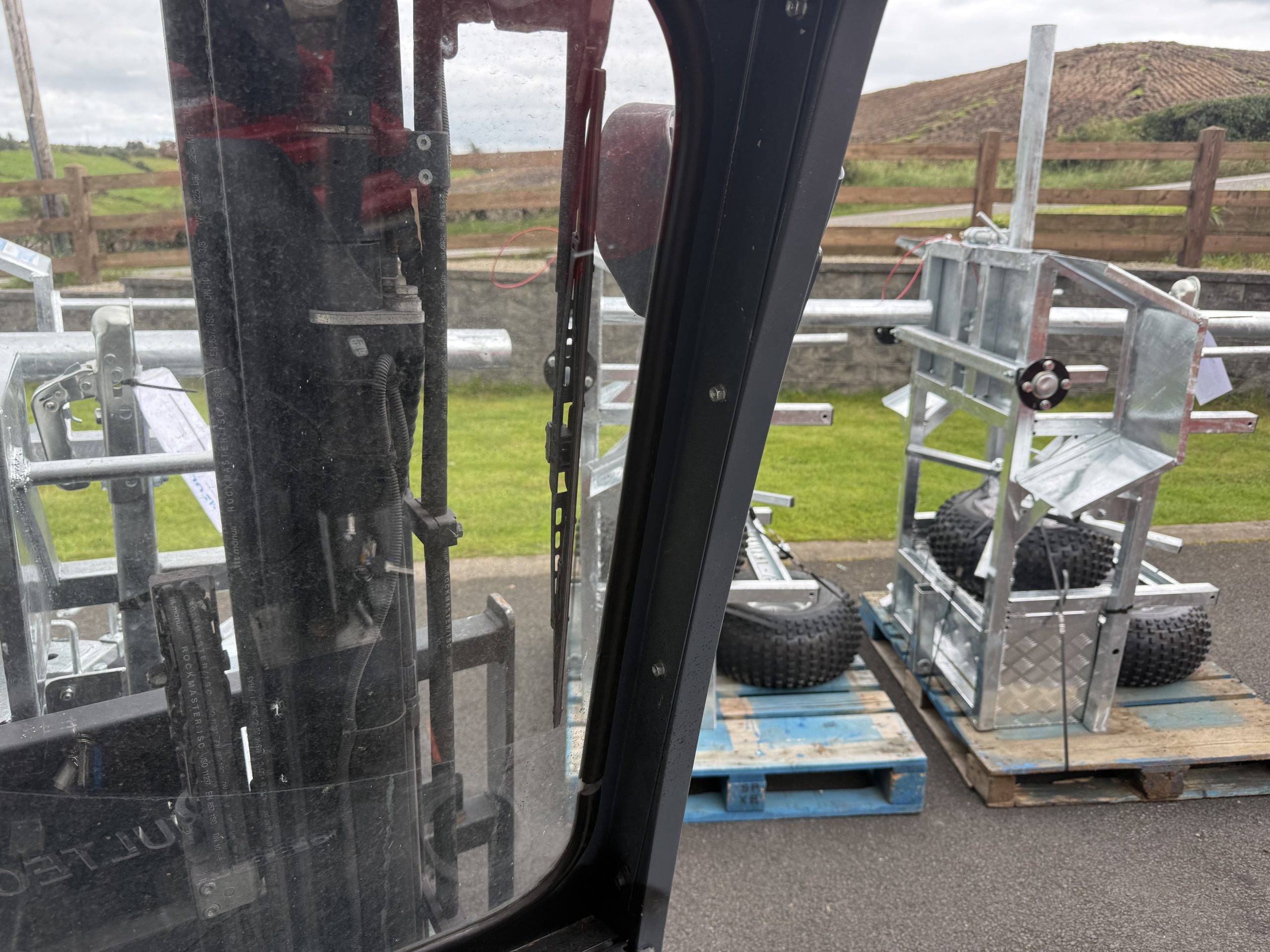 Professional Quad Fencing Trailer - Image 20