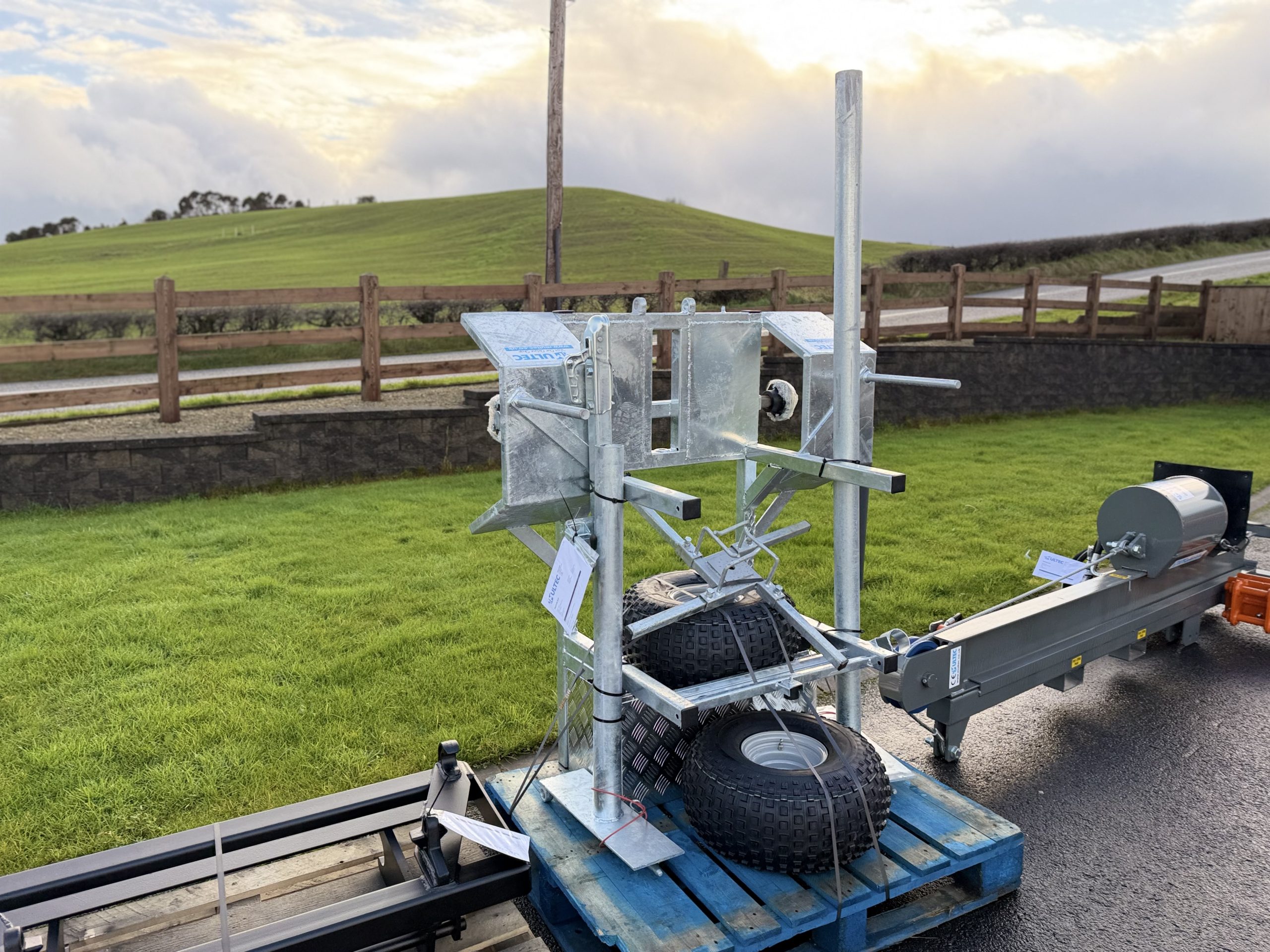 Professional Quad Fencing Trailer - Image 23