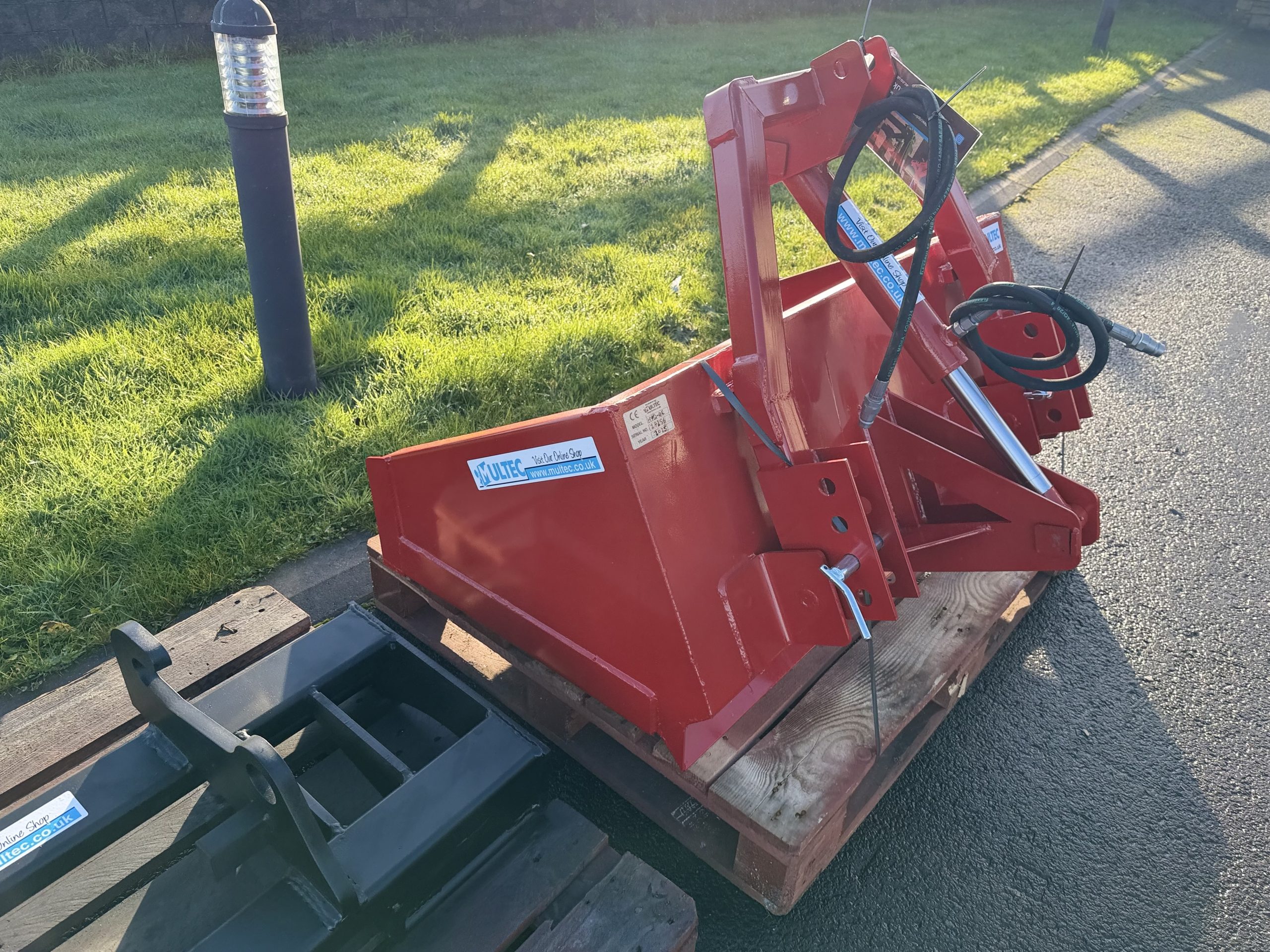Compact Hydraulic Transport Boxes - Image 11