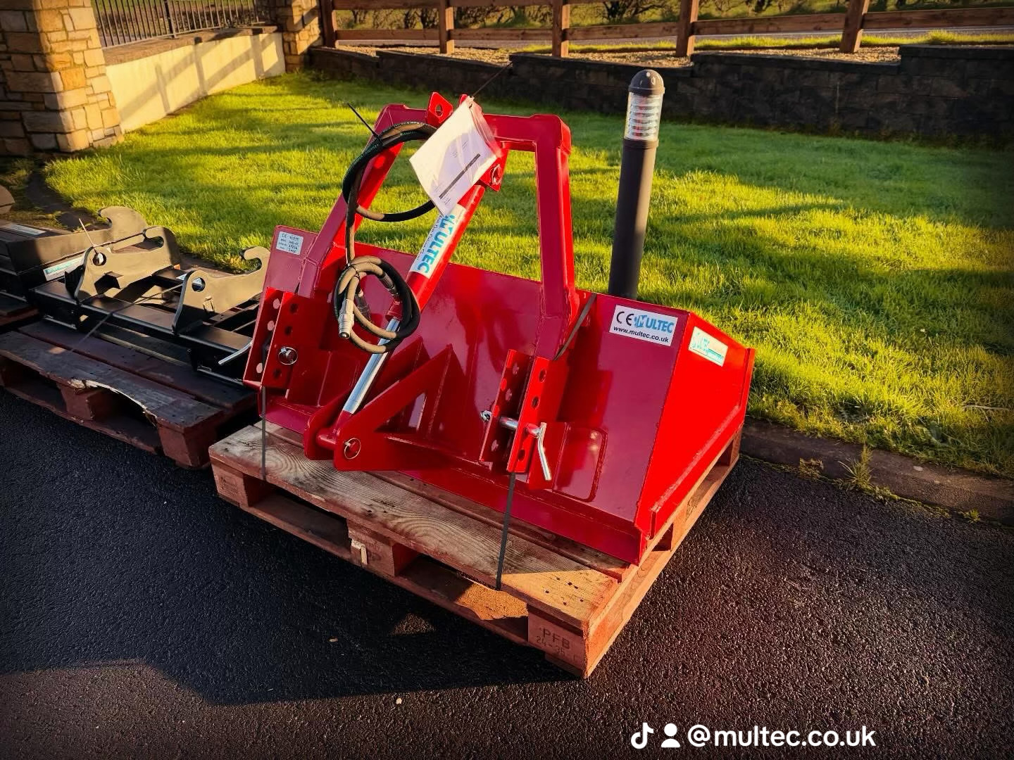 Compact Hydraulic Transport Boxes - Image 3