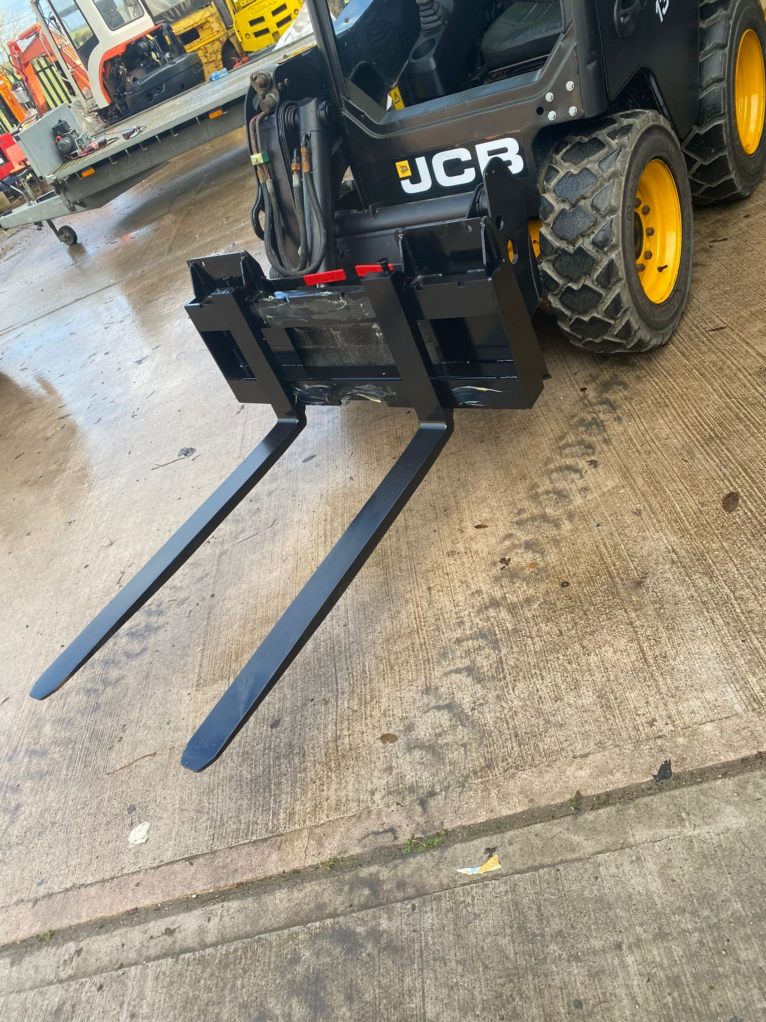 SkidSteer Fork Carriage (Class 2 / 16in)