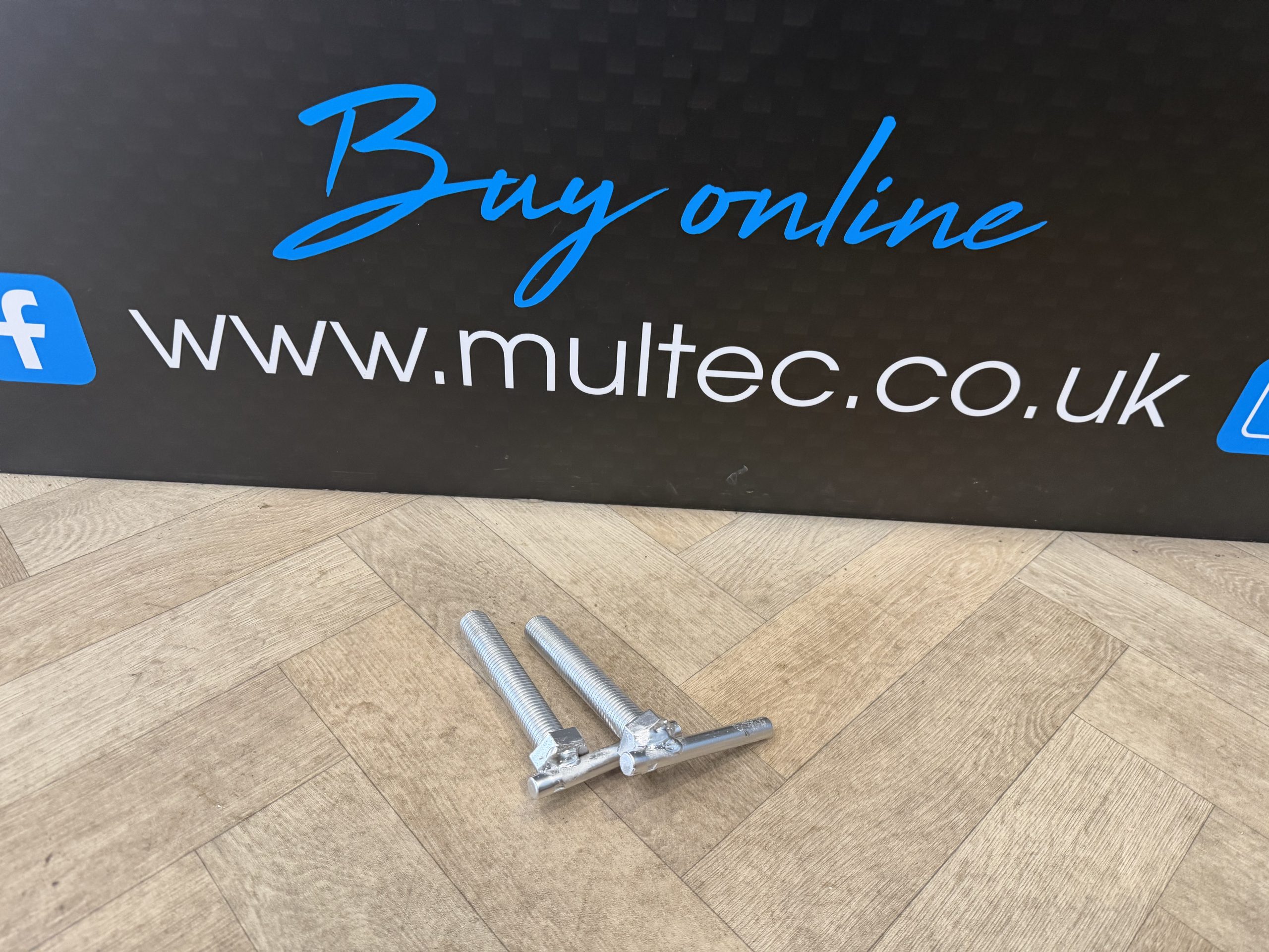 Pair of Screw Down Fork Clamps (20mm) - Image 9