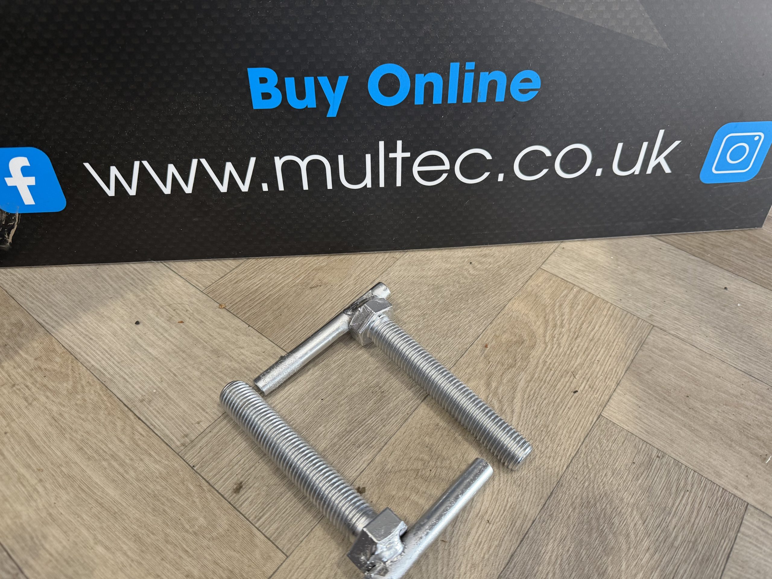 Pair of Screw Down Fork Clamps (20mm) - Image 8